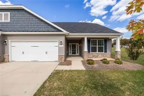 134 Oxford Ridge Ct, Kernersville, NC 27284