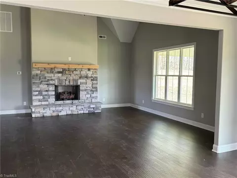 101 Flagstone Dr, King, NC 27021 photo 3