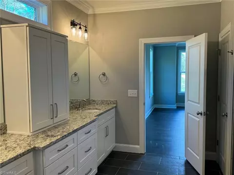 101 Flagstone Dr, King, NC 27021 photo 6