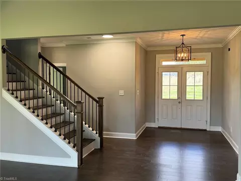 101 Flagstone Dr, King, NC 27021 photo 4