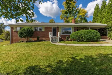 4708 Carlton Dr, Winston Salem, NC 27105