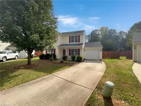 2817 Green Crest Ct, Greensboro, NC 27406