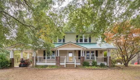 4432 Old Us Highway 421 E, Yadkinville, NC 27055