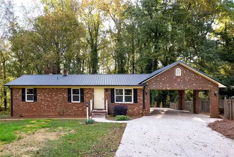 315 Arrowhead Dr, Lexington, NC 27295
