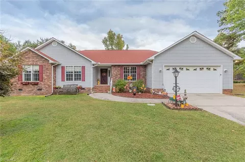 293 Nottingham Dr, Linwood, NC 27299
