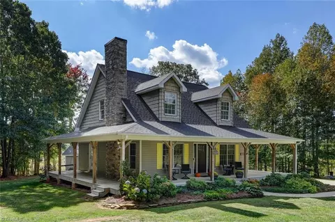 5553 Friendship Glen Dr, Browns Summit, NC 27214