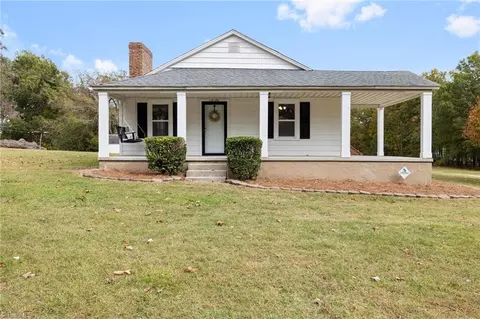 10124 Archdale Rd, Trinity, NC 27370 photo 3