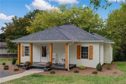 816 Clarkway Ave, Eden, NC 27288