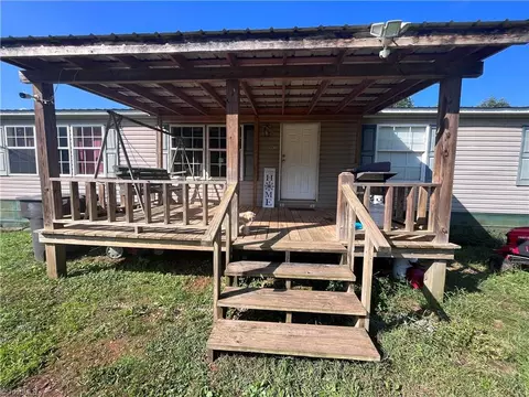 665 Rr Ruritan Club Rd, Roaring River, NC 28669