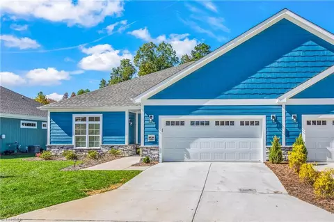 3459 Willowcrest St, High Point, NC 27265 photo 2