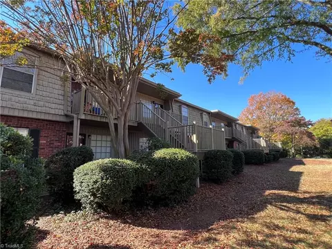 3818 K Country Club Rd, Winston Salem, NC 27104