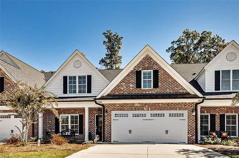 1675 Angus Ridge Dr, Kernersville, NC 27284