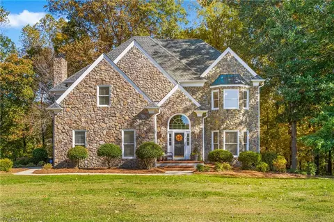 7008 Mustang Ct, Summerfield, NC 27358