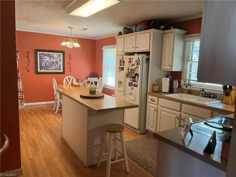 5875 Oak Knoll Dr, Trinity, NC 27370 photo 9