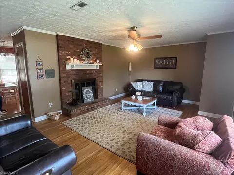 5875 Oak Knoll Dr, Trinity, NC 27370 photo 4
