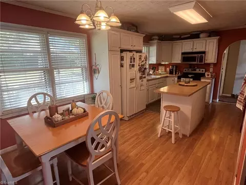 5875 Oak Knoll Dr, Trinity, NC 27370 photo 6