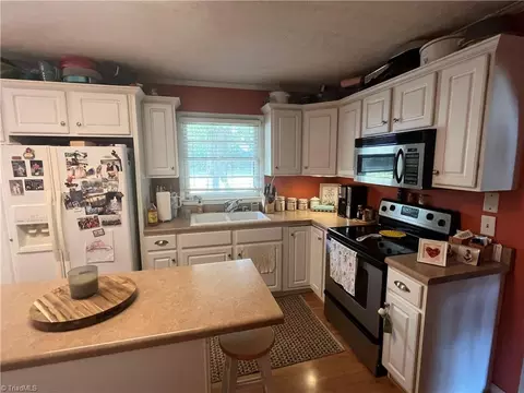 5875 Oak Knoll Dr, Trinity, NC 27370 photo 8