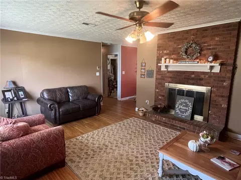 5875 Oak Knoll Dr, Trinity, NC 27370 photo 3