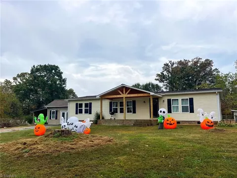 3509 Ireland Rd, Yadkinville, NC 27055