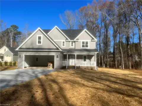 407 Brookwood Ave E, Liberty, NC 27298
