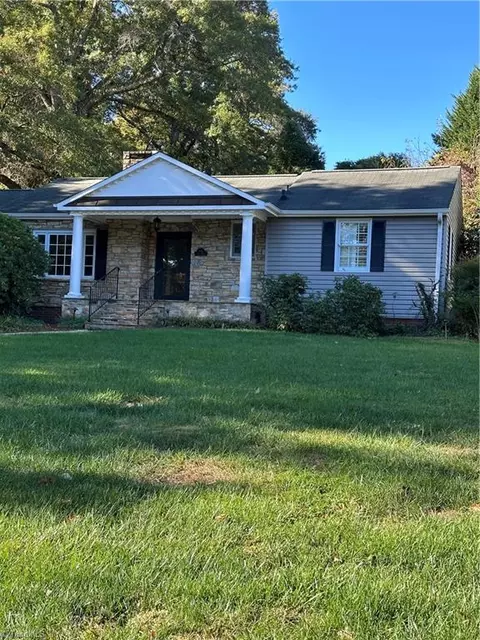 940 Avon Rd, Winston Salem, NC 27104