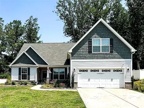 112 Ascender Dr, King, NC 27021