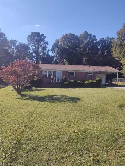 203 Ragsdale Rd, Jamestown, NC 27282