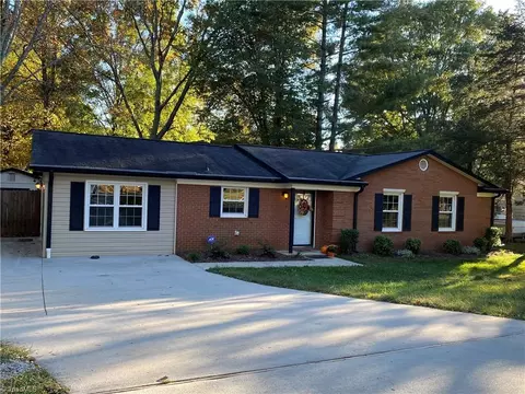 110 Laurel Ln, King, NC 27021 photo 3