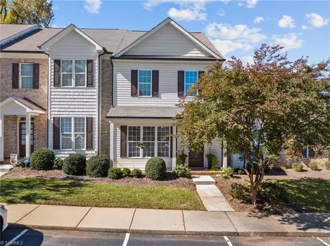 9 Nandina Dr, Greensboro, NC 27455