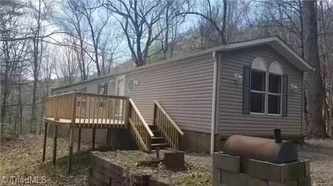 2037 Grissel Tail Rd, Traphill, NC 28685