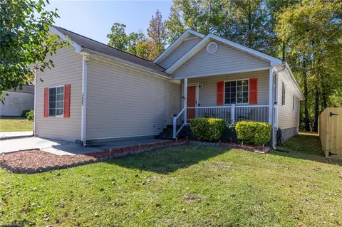 3802 Dartford Dr, Greensboro, NC 27407