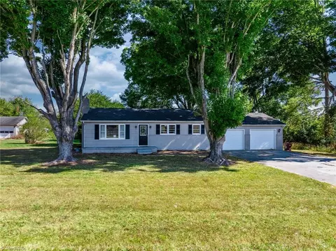1544 Longtown Rd, Boonville, NC 27011