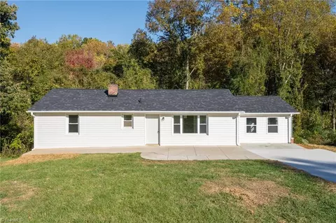 901 Dize Dr, Winston Salem, NC 27107
