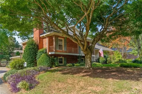 360 Flyntvalley Ct, Winston Salem, NC 27104