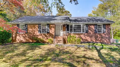 4509 Knightbridge Rd, Greensboro, NC 27455