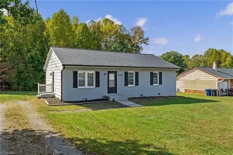 5018 Woodsboro Ln, Winston Salem, NC 27105