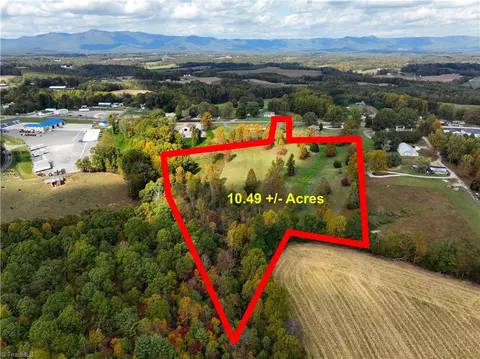 10 5ac Pine St, Mount Airy, NC 27030