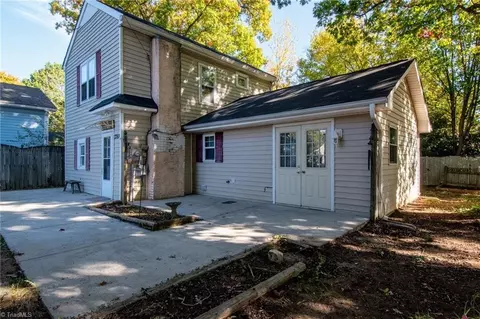 3765 Konnoak Dr, Winston Salem, NC 27127
