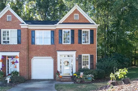 11 Park Village Ln, Greensboro, NC 27455