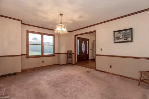 432 Springfield Rd, Pilot Mountain, NC 27041 photo 9