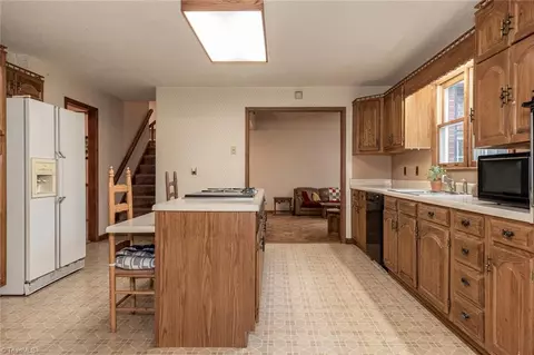 432 Springfield Rd, Pilot Mountain, NC 27041 photo 10