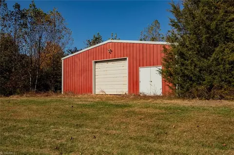 432 Springfield Rd, Pilot Mountain, NC 27041 photo 41