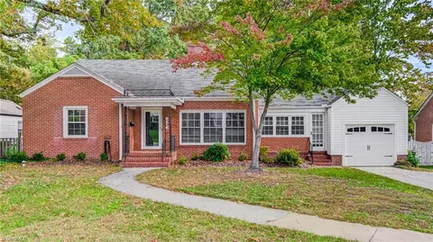 1902 Friendly Ave W, Greensboro, NC 27403