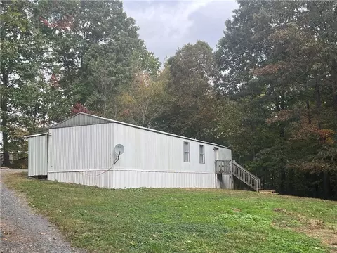 5298 Parinna Rd, Trinity, NC 27370