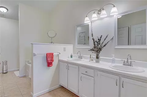 2961 Eagle Pointe Dr, High Point, NC 27265 photo 14