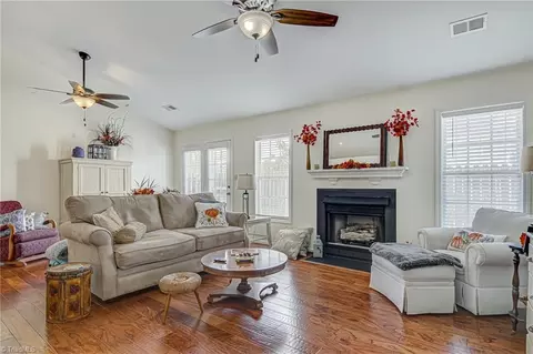 2961 Eagle Pointe Dr, High Point, NC 27265 photo 3