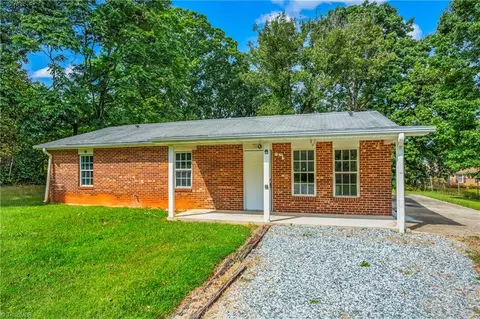 3824 Sterling Park Ct, Winston Salem, NC 27105