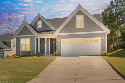 665 Spruce Garden Ct, Rural Hall, NC 27045