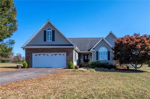 176 Pardue Loop, Advance, NC 27006