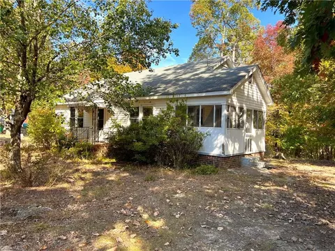523 Bennett Farm Rd, Stokesdale, NC 27357